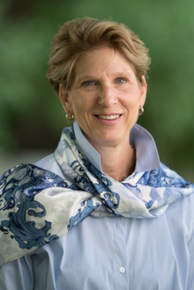 Dr Barbara Livington head shot